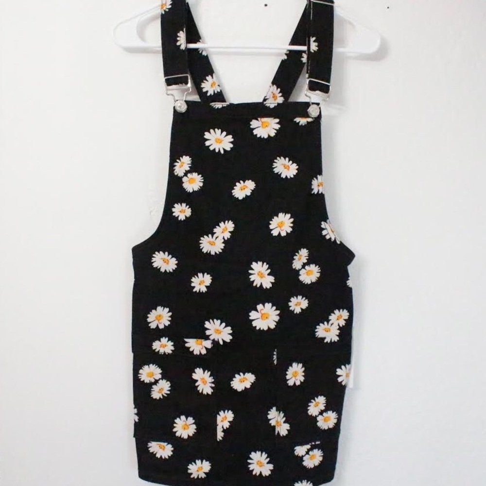 Forever 21 Daisy Overall Dress